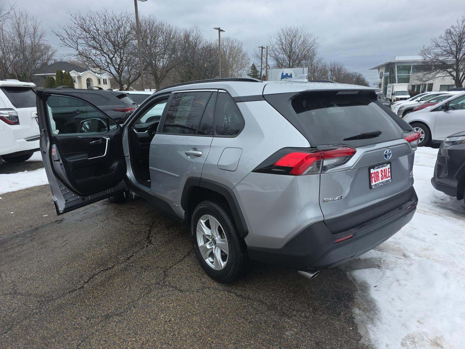 2021 Toyota RAV4 Hybrid XLE AWD