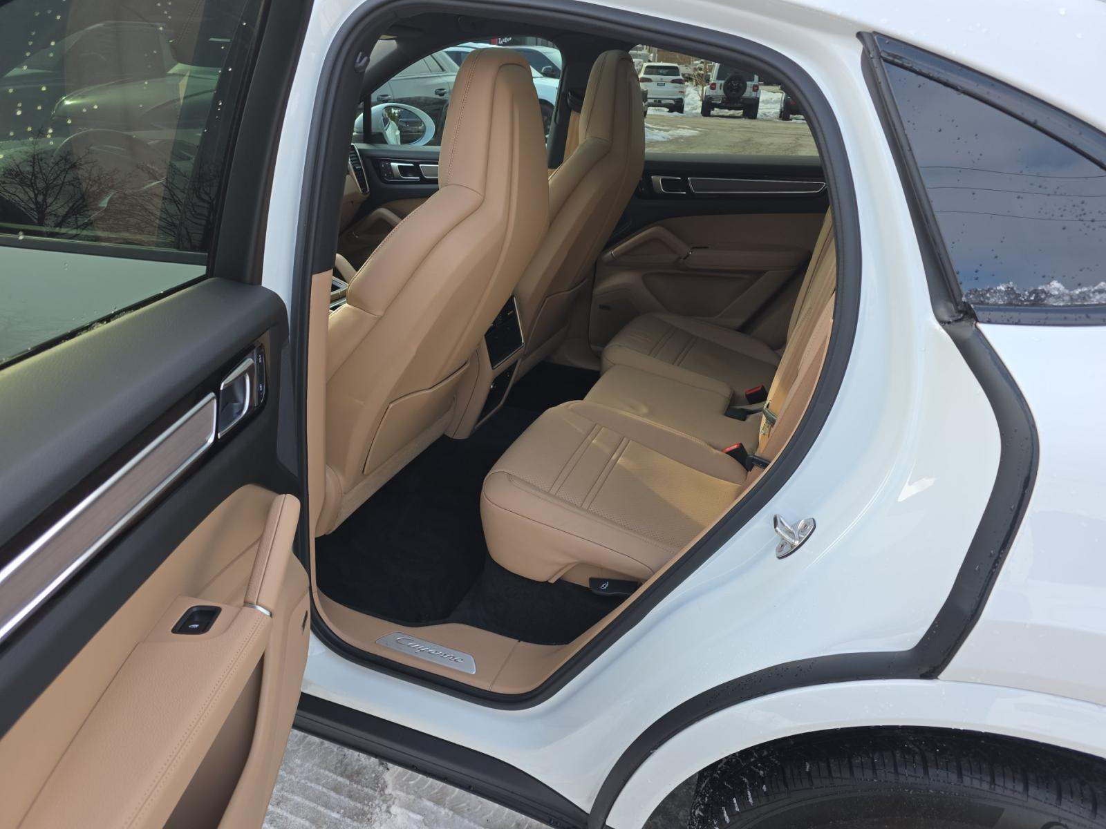 2023 Porsche Cayenne Platinum Edition AWD