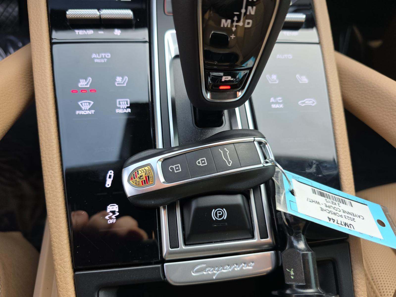 2023 Porsche Cayenne Platinum Edition AWD