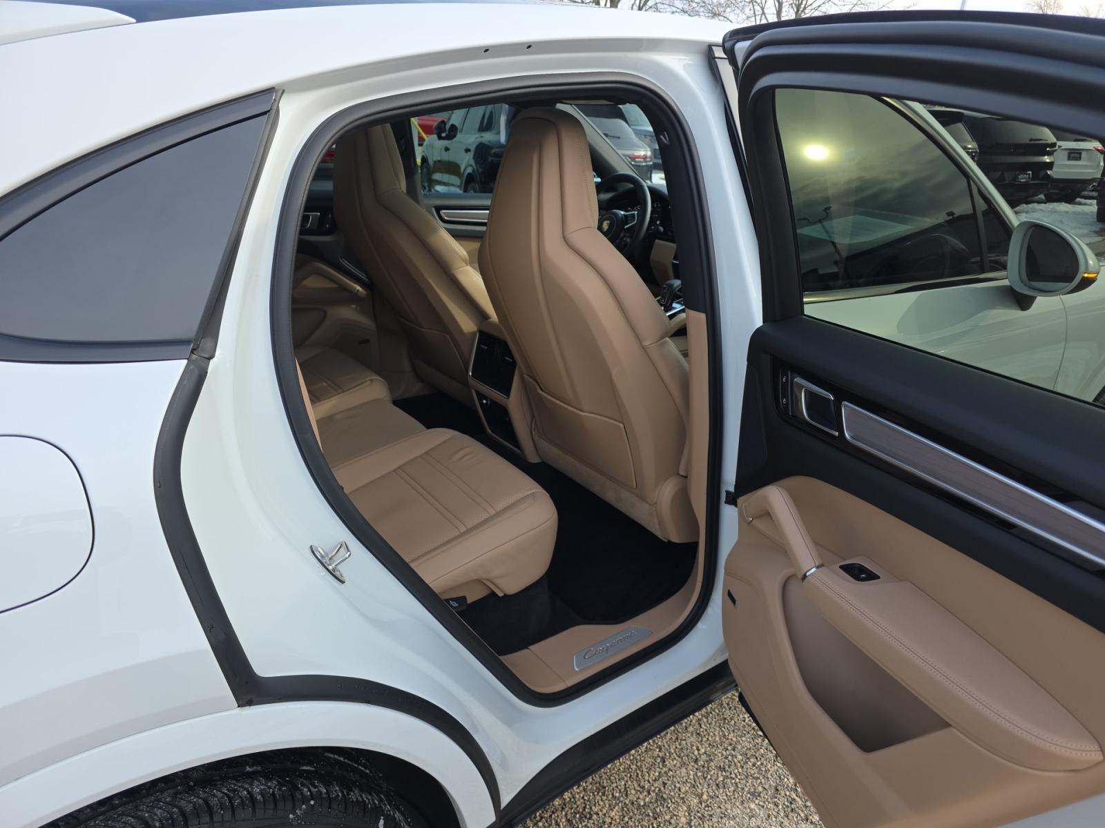 2023 Porsche Cayenne Platinum Edition AWD