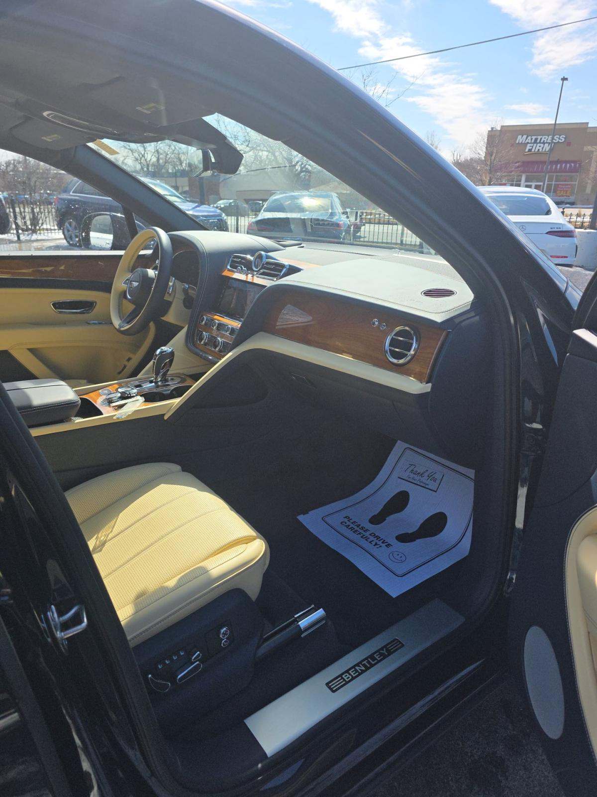 2023 Bentley Bentayga EWB Base AWD