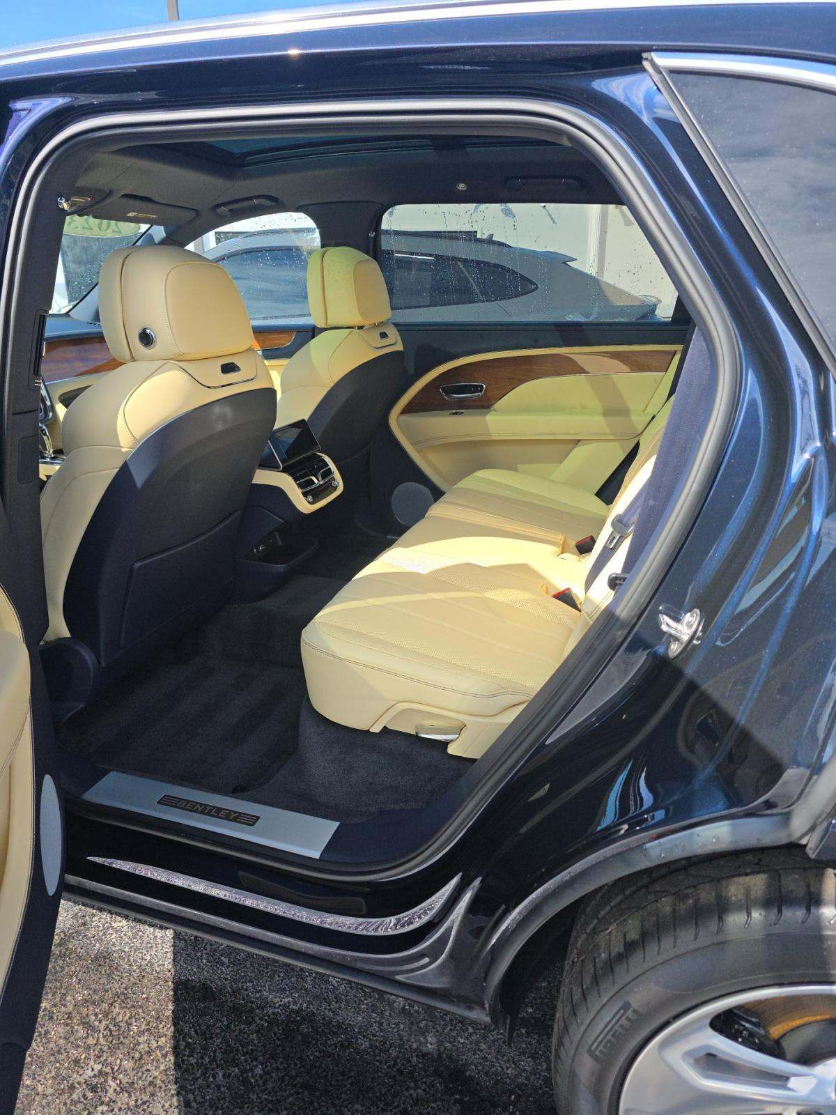 2023 Bentley Bentayga EWB Base AWD