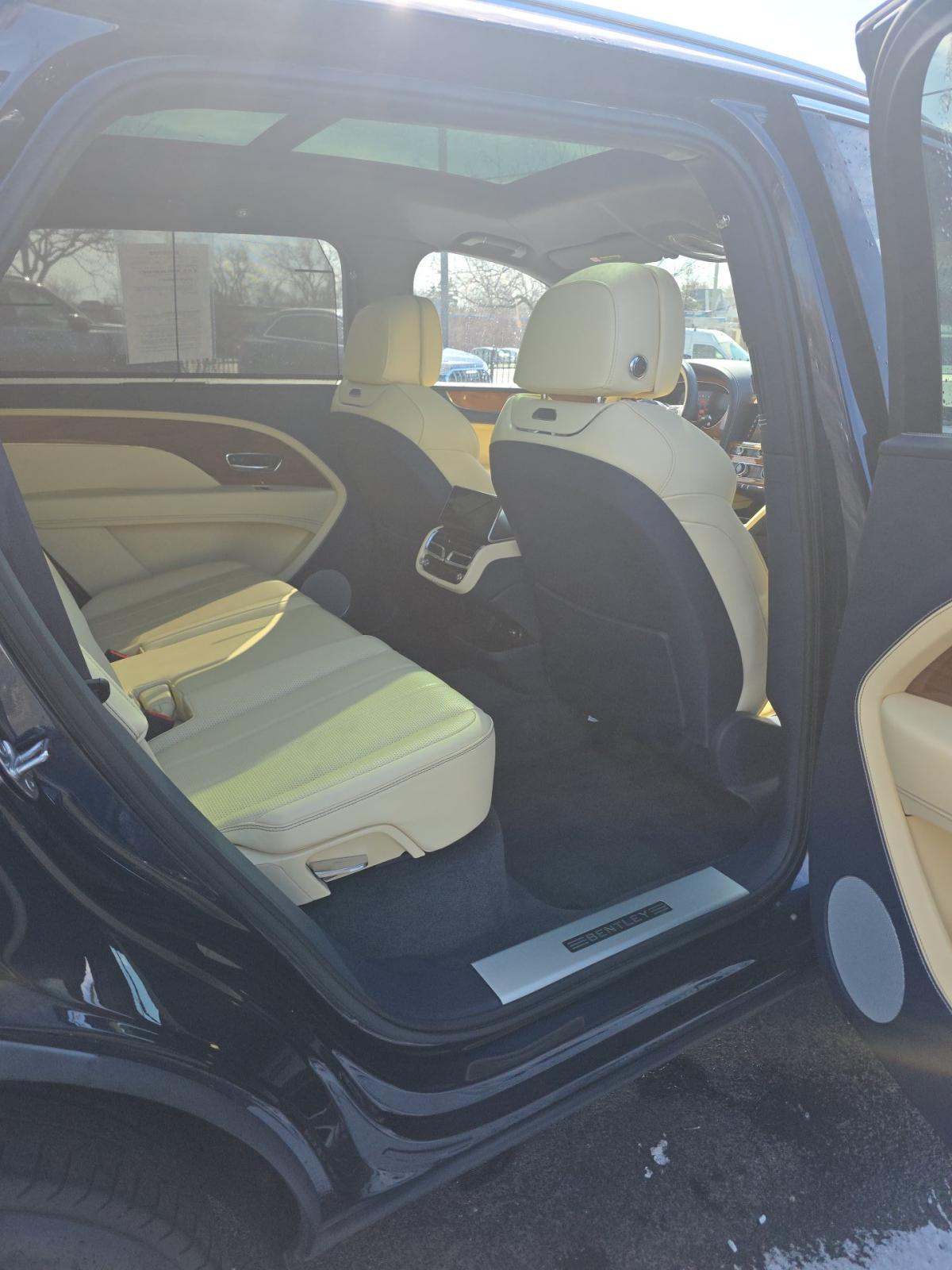 2023 Bentley Bentayga EWB Base AWD