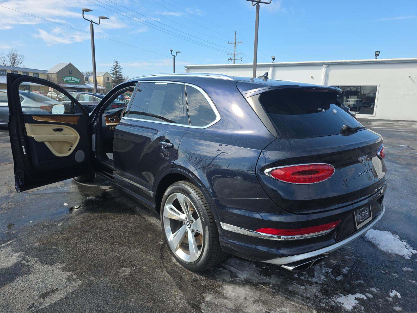2023 Bentley Bentayga EWB Base AWD