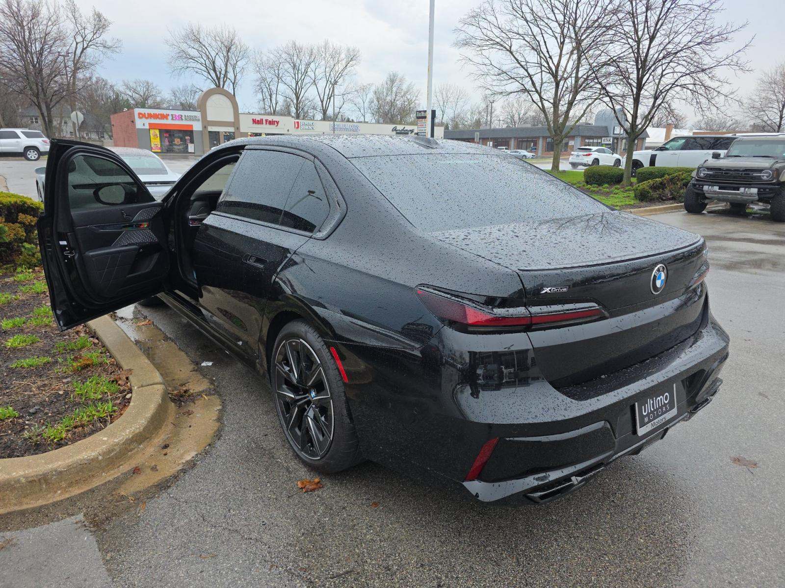 2023 BMW 7 Series 760i xDrive AWD