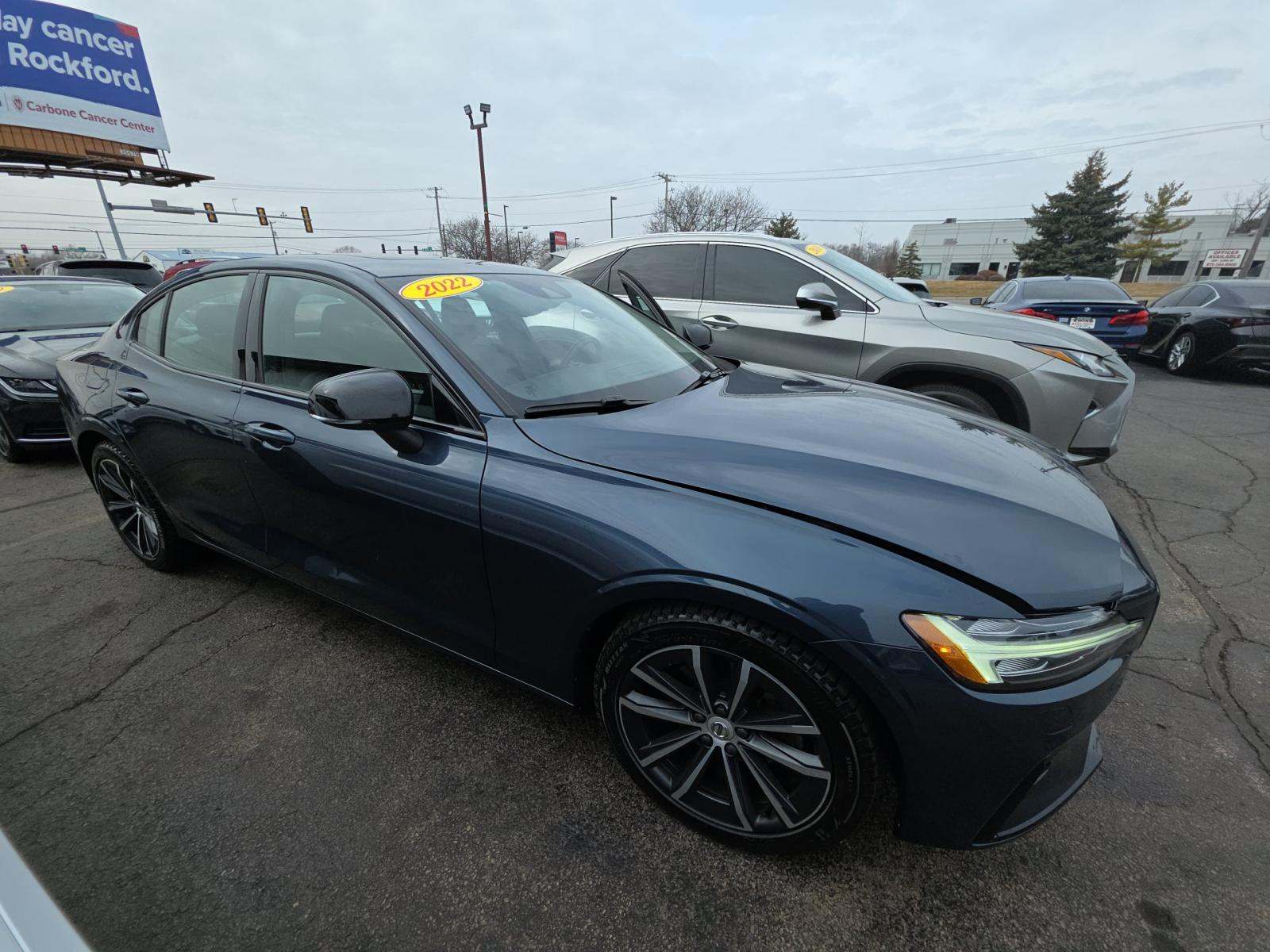 2022 Volvo S60 B5 Momentum AWD