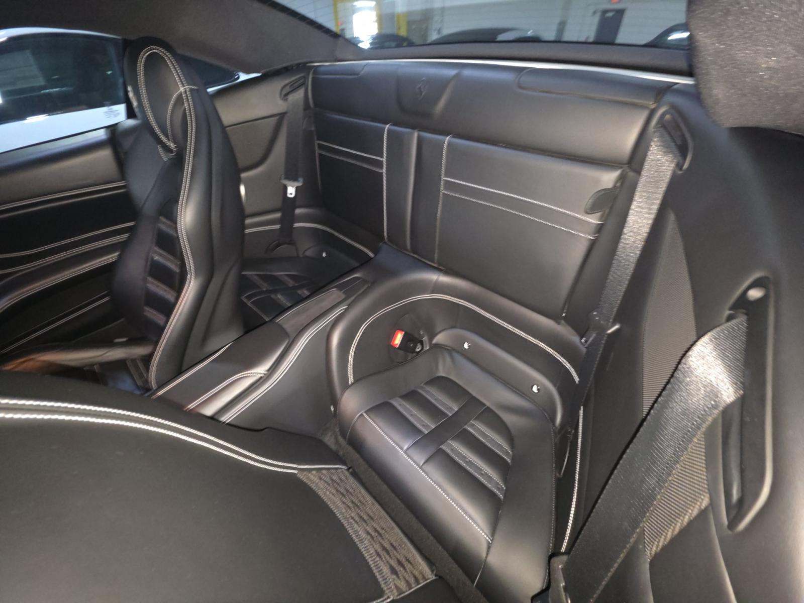 2015 Ferrari California Base RWD