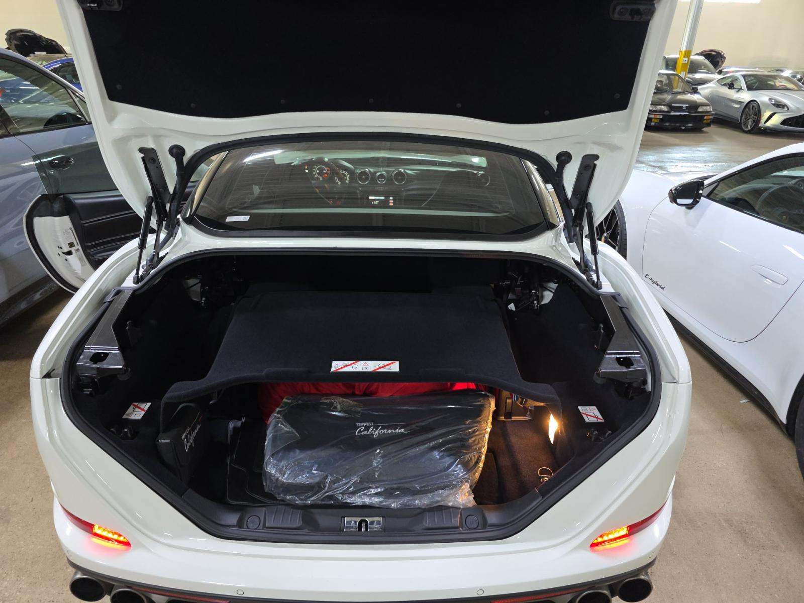 2015 Ferrari California Base RWD