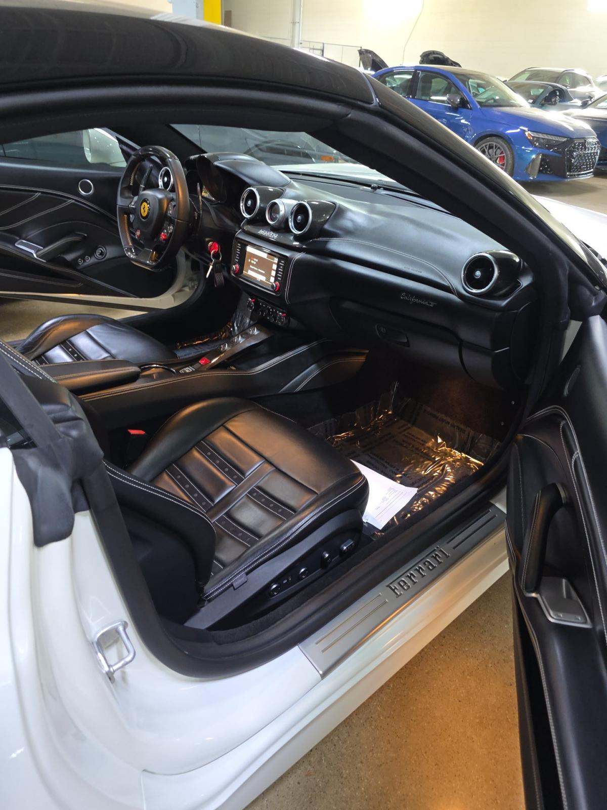 2015 Ferrari California Base RWD