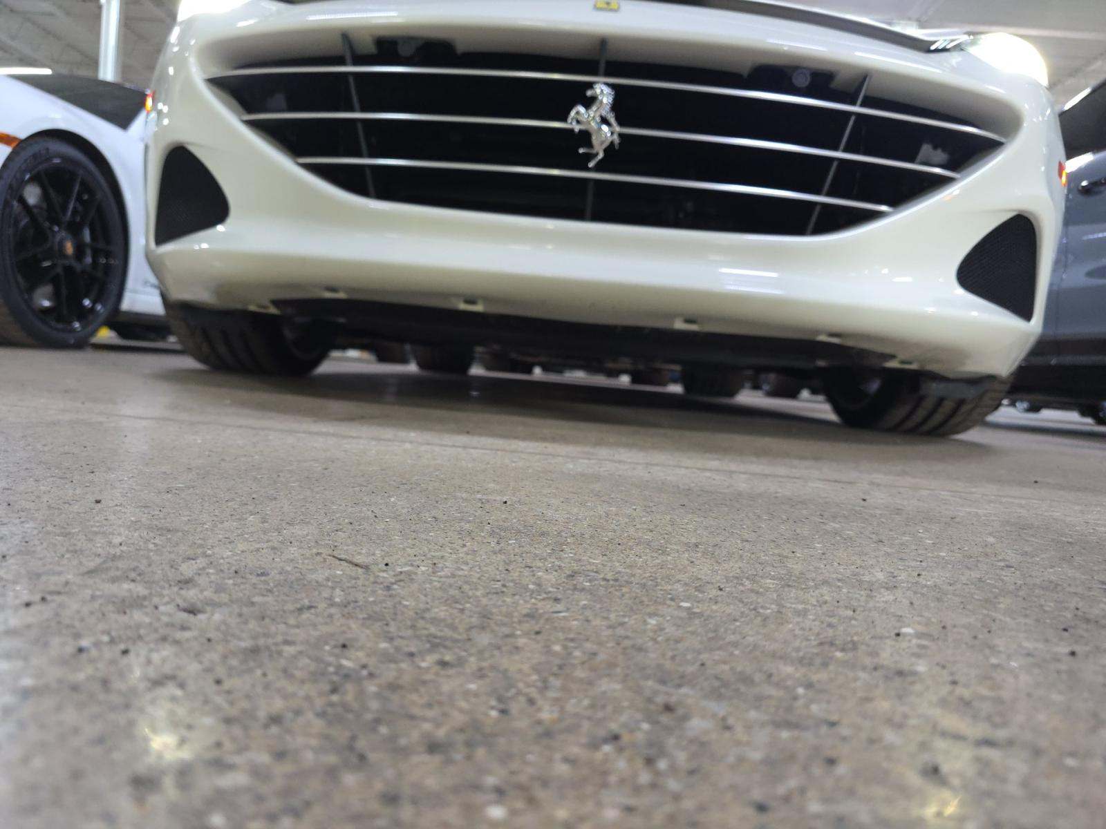 2015 Ferrari California Base RWD