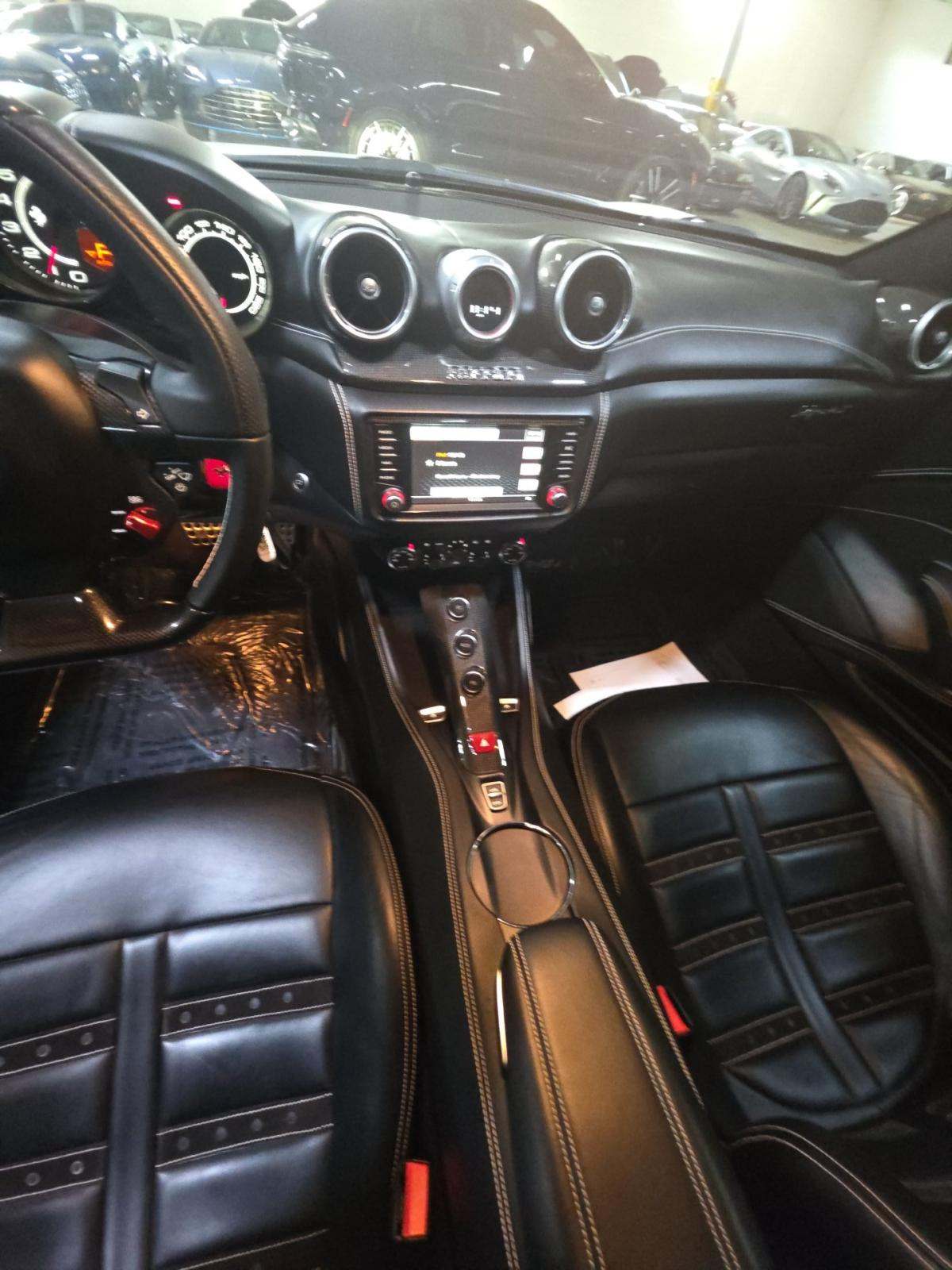 2015 Ferrari California Base RWD