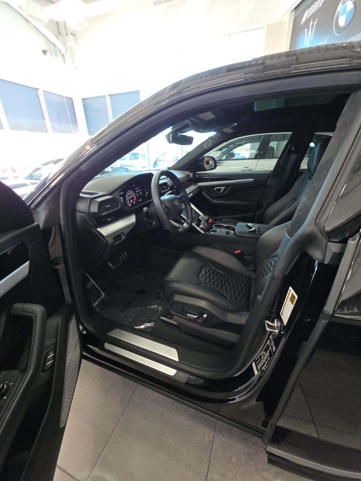 2021 Lamborghini Urus Base AWD