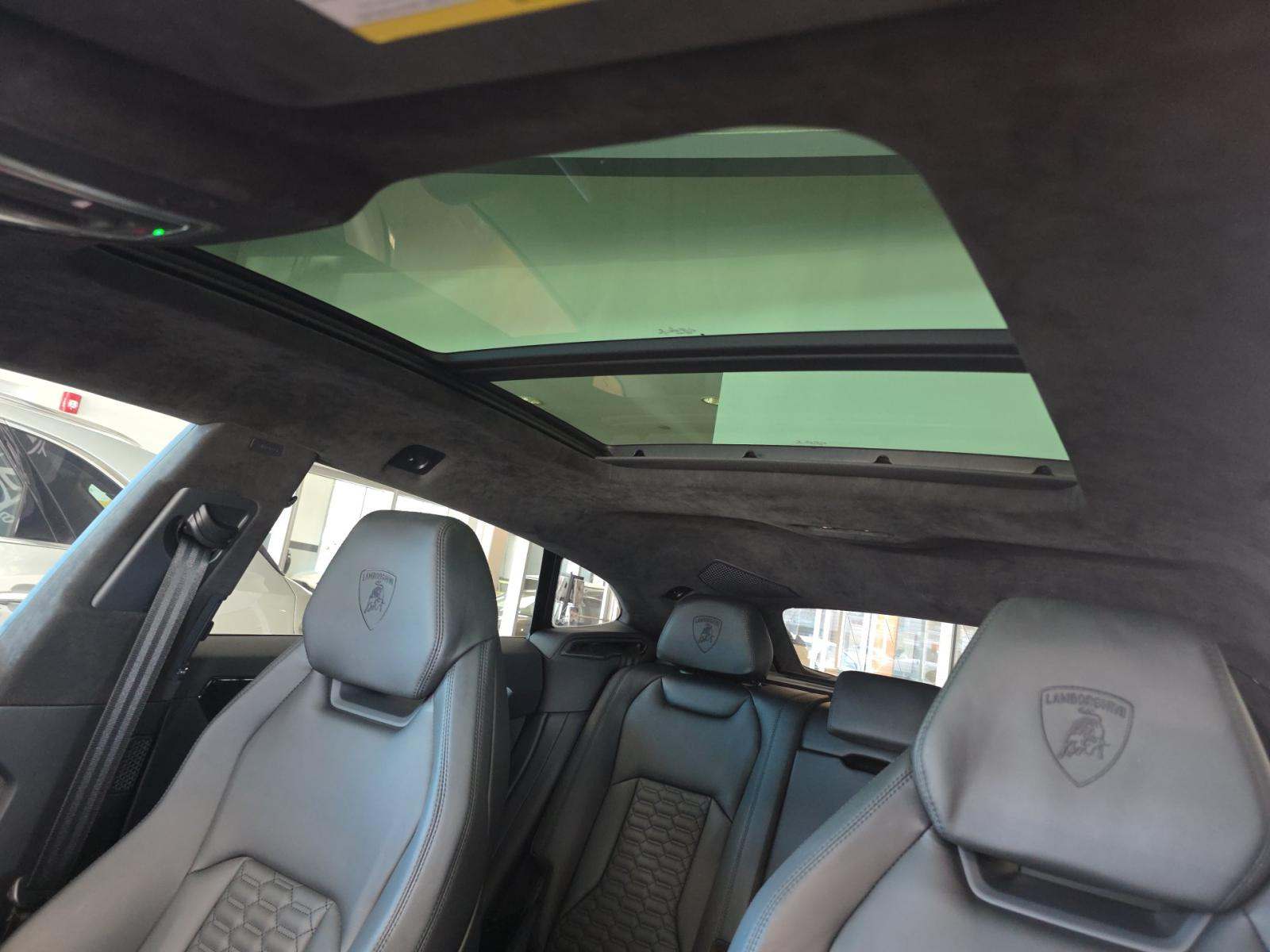 2021 Lamborghini Urus Base AWD