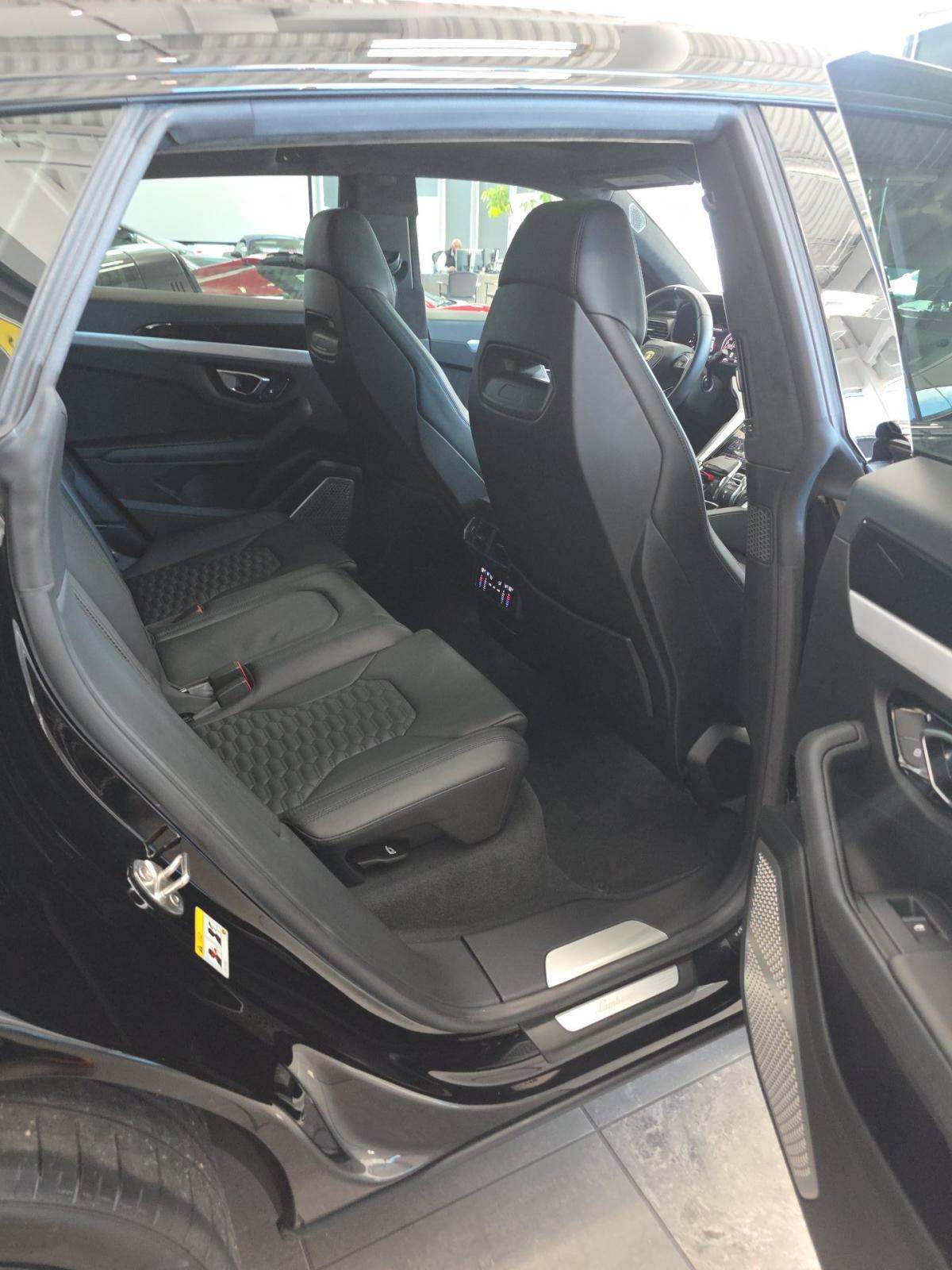 2021 Lamborghini Urus Base AWD