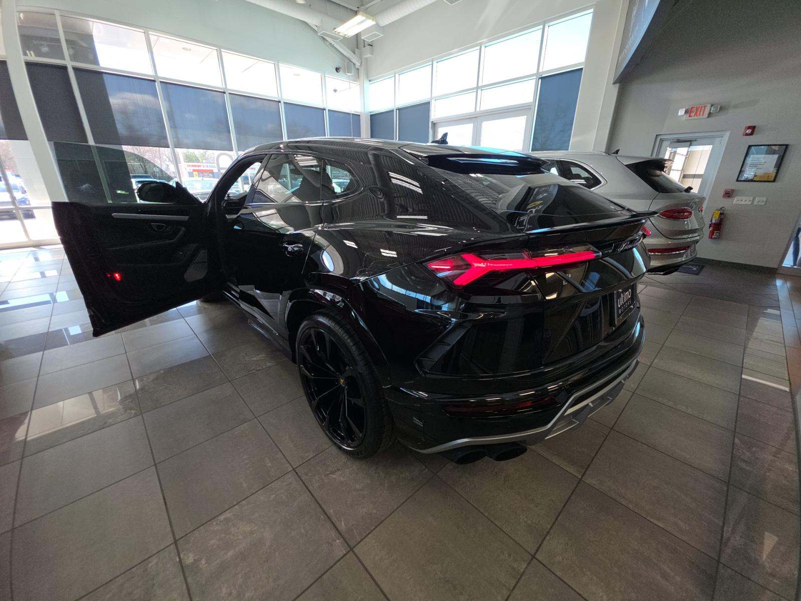 2021 Lamborghini Urus Base AWD