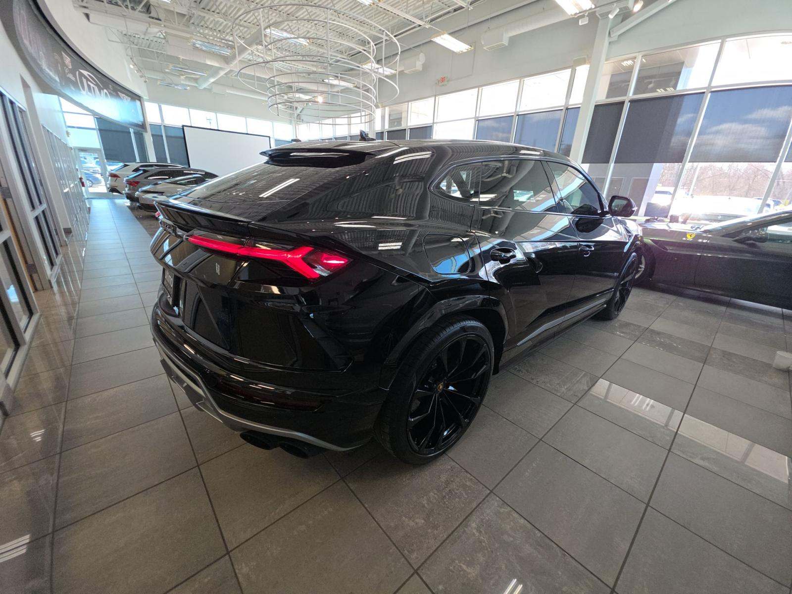 2021 Lamborghini Urus Base AWD