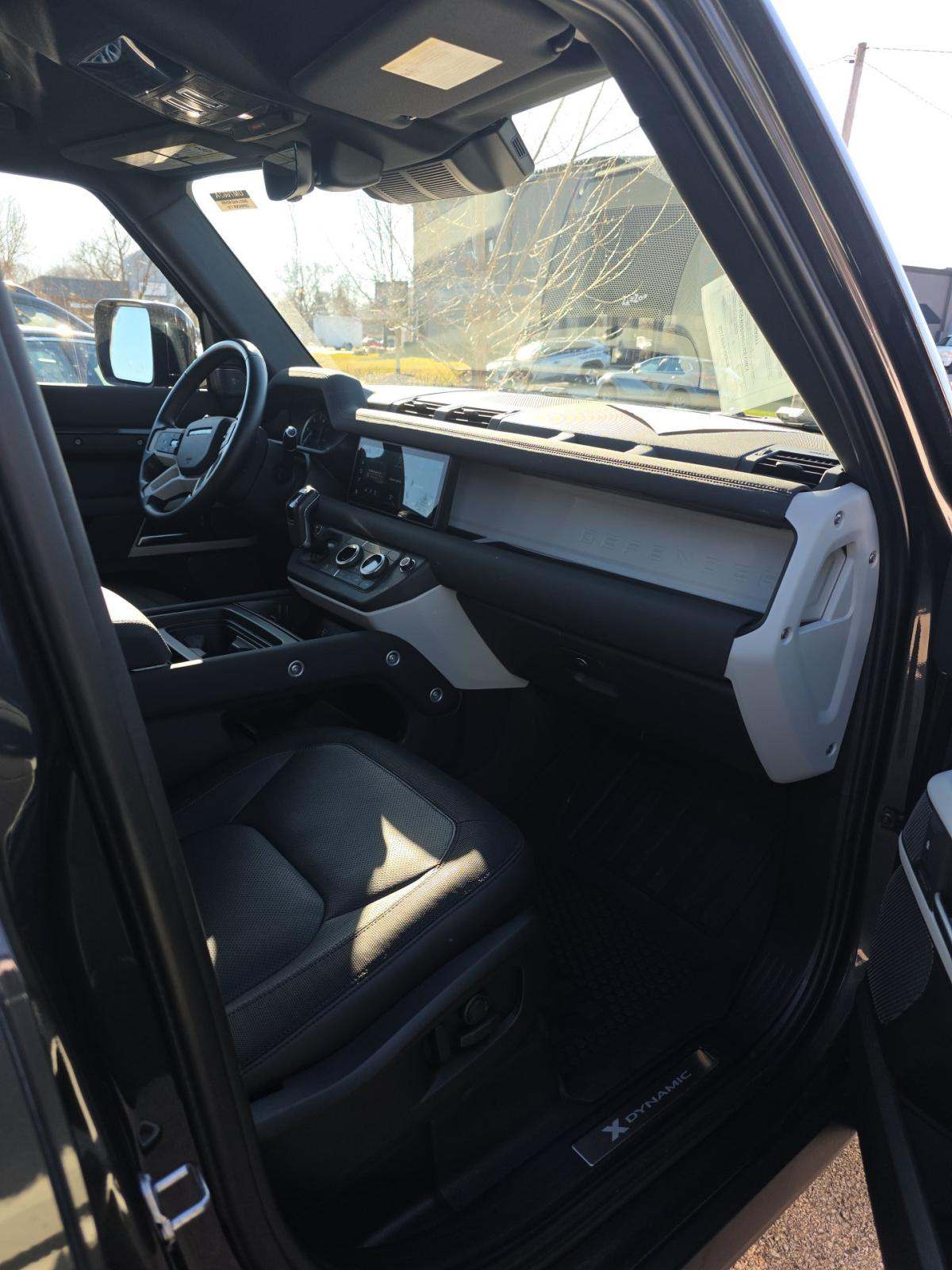 2023 Land Rover Defender 110 X-Dynamic SE AWD