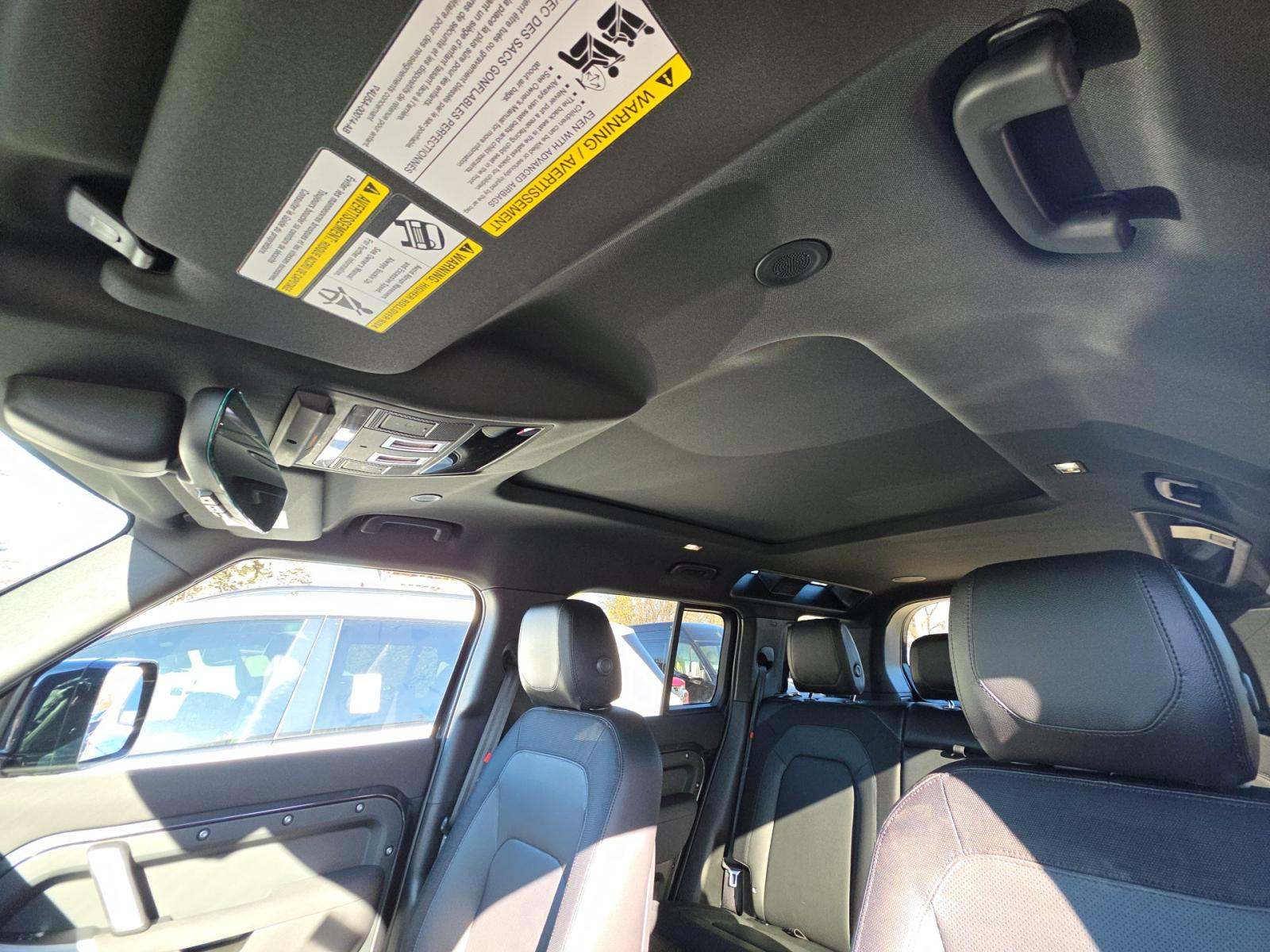 2023 Land Rover Defender 110 X-Dynamic SE AWD