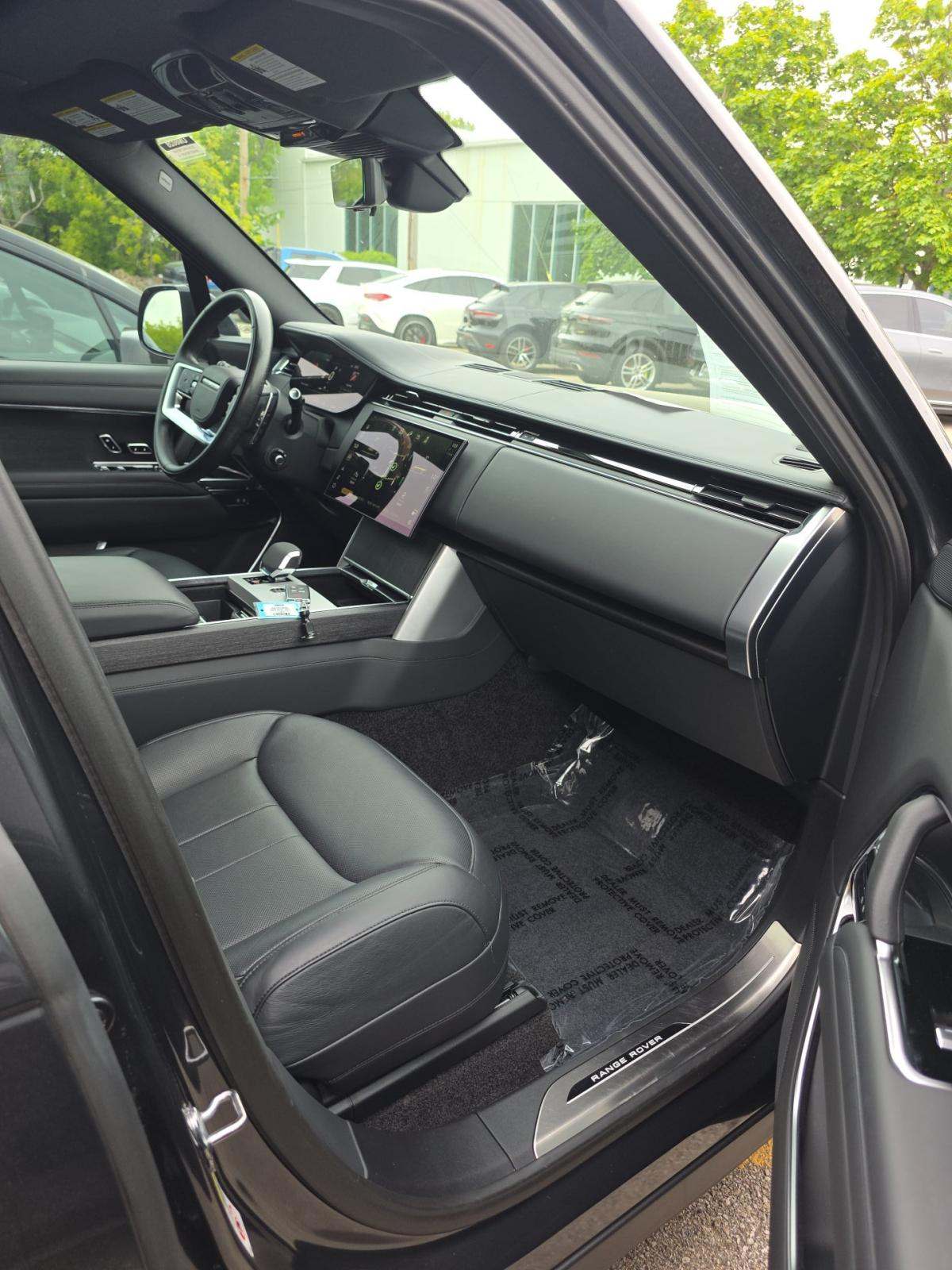 2024 Land Rover Range Rover SE AWD