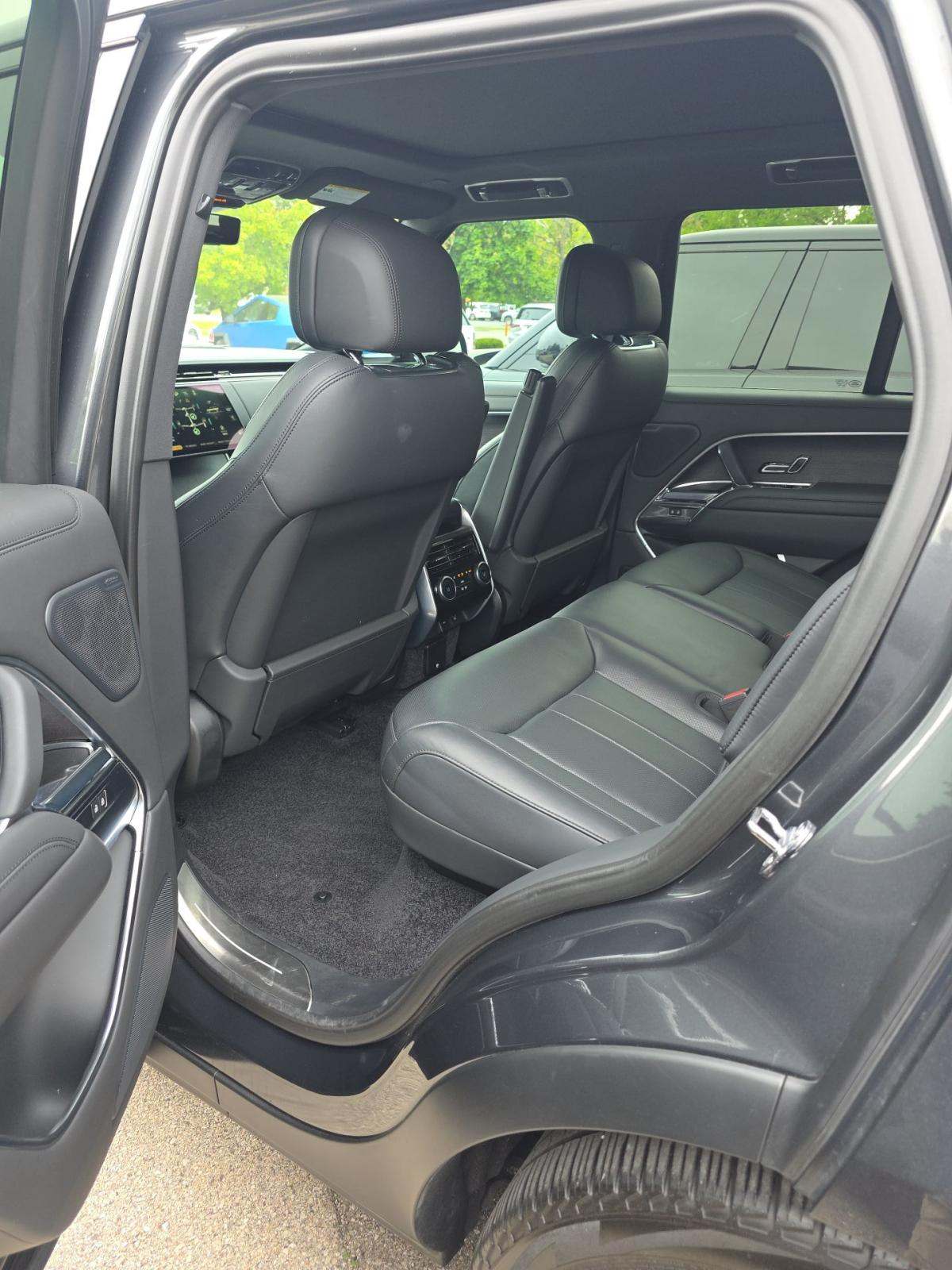 2024 Land Rover Range Rover SE AWD