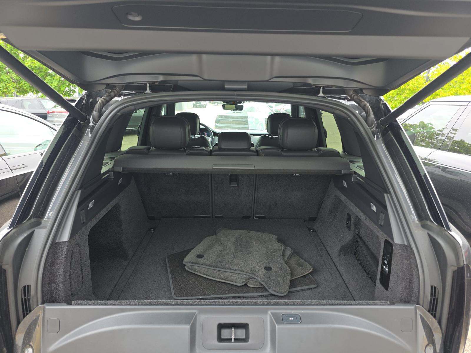 2024 Land Rover Range Rover SE AWD