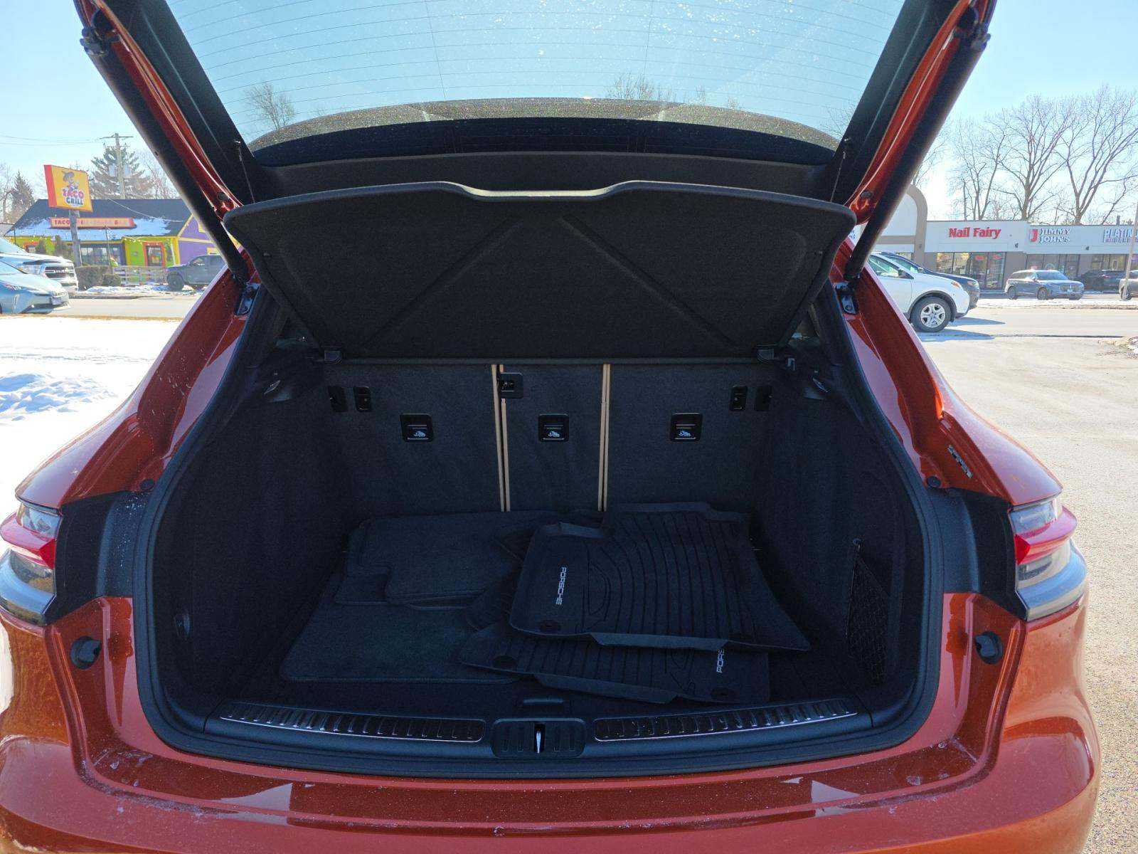 2022 Porsche Macan S AWD