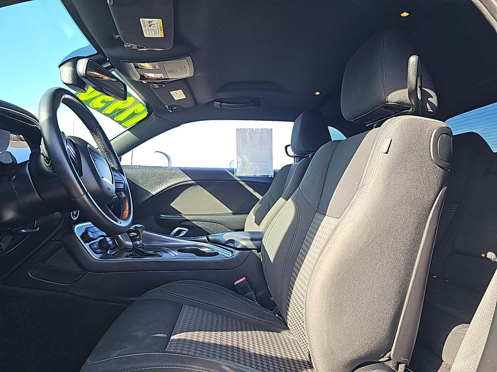 2016 Dodge Challenger SXT RWD