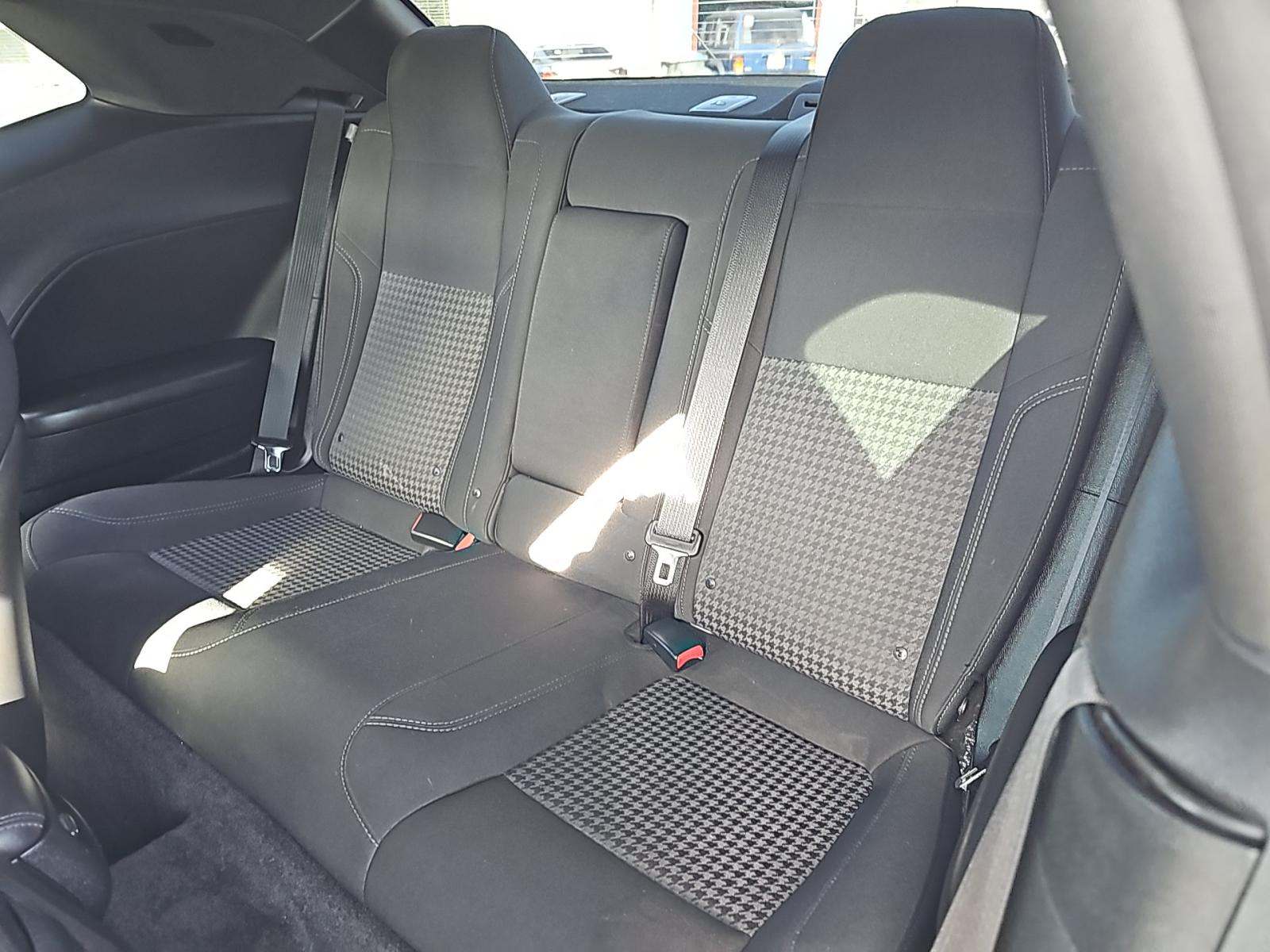 2016 Dodge Challenger SXT RWD