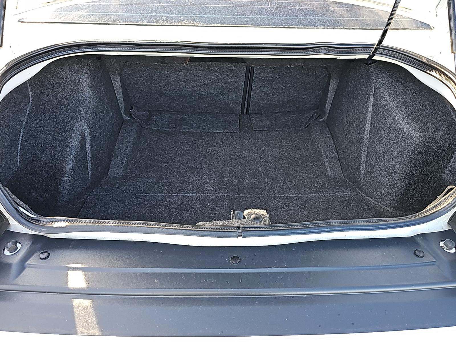 2016 Dodge Challenger SXT RWD