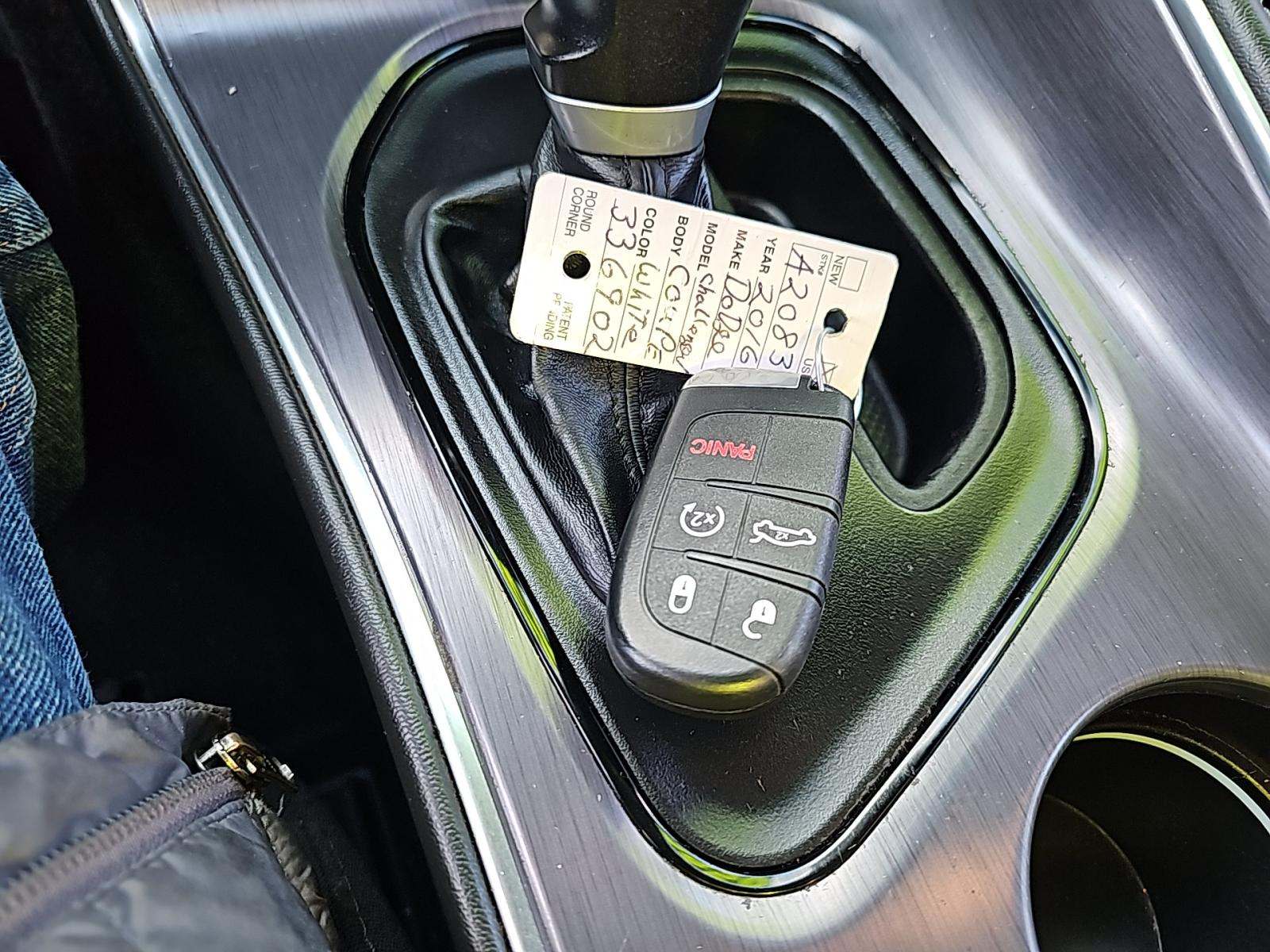 2016 Dodge Challenger SXT RWD