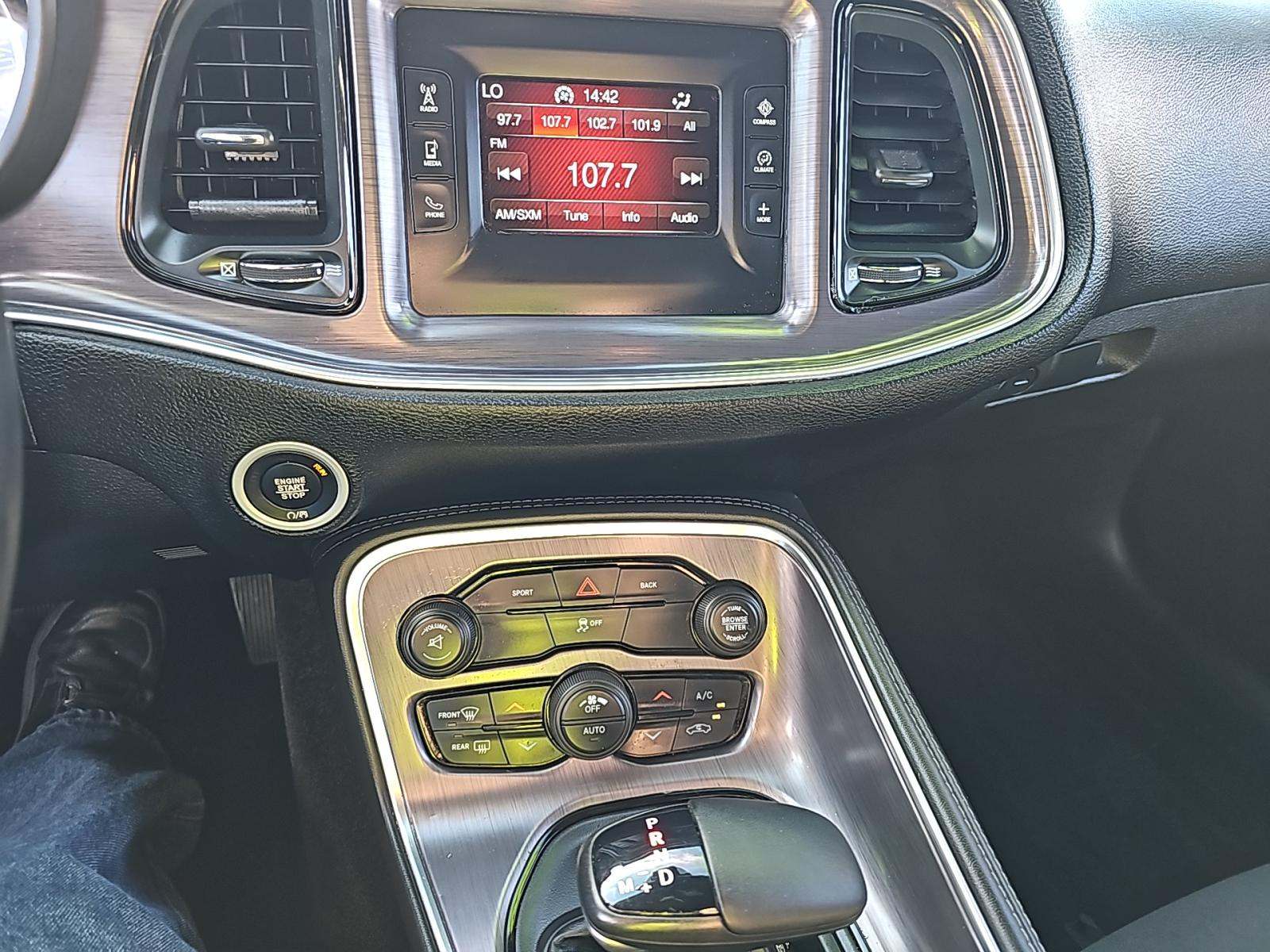 2016 Dodge Challenger SXT RWD