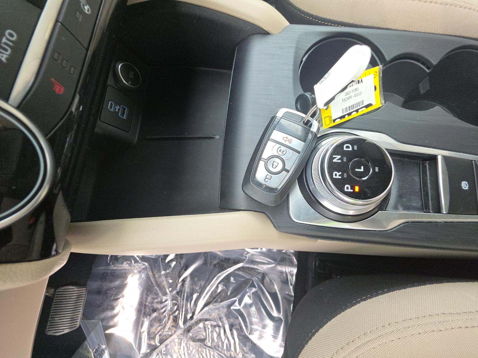 FORD ESCAPE - 8