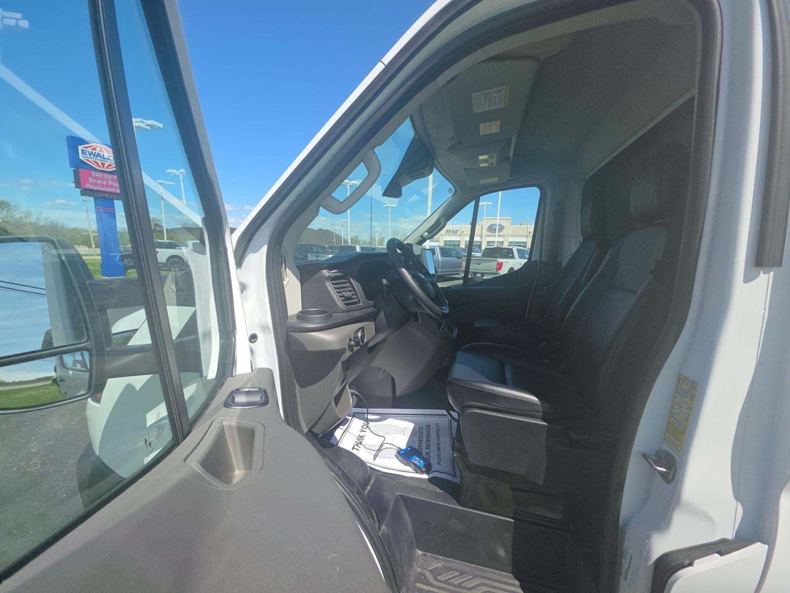 FORD TRANSIT 250 - 2