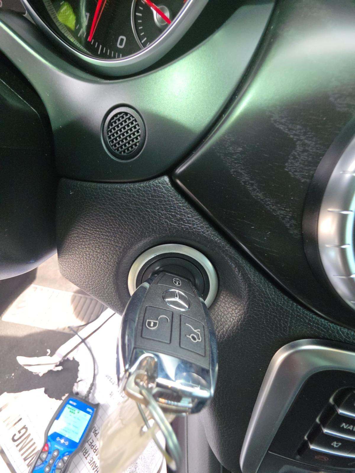 MERCEDES-BENZ CLA - 8