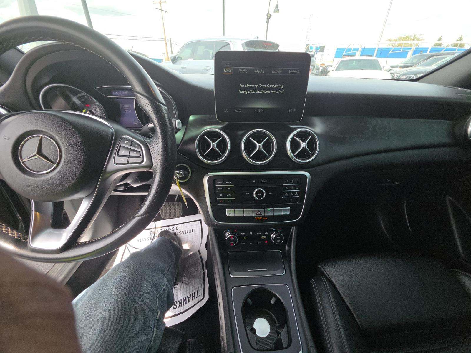 MERCEDES-BENZ CLA - 10