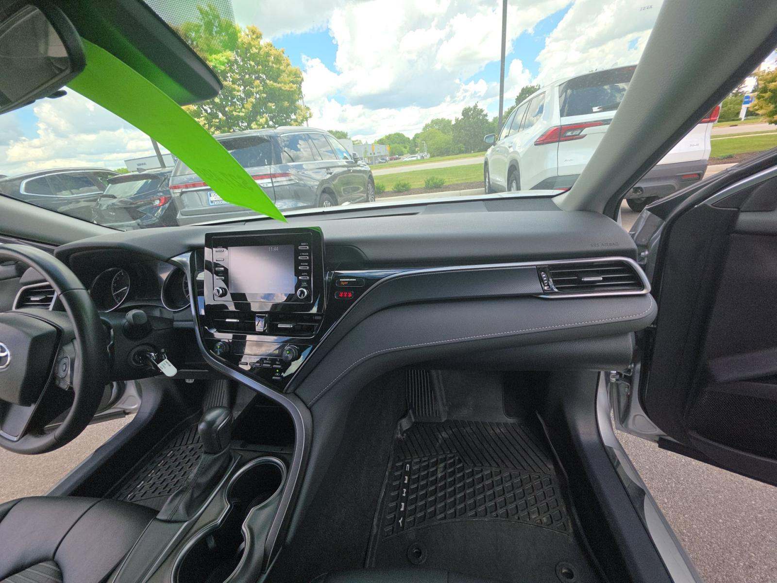 2024 Toyota Camry SE FWD