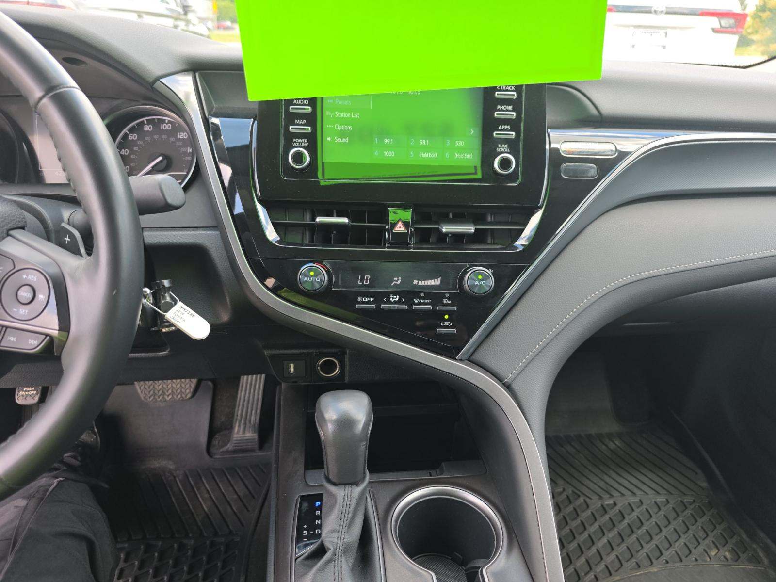 2024 Toyota Camry SE FWD