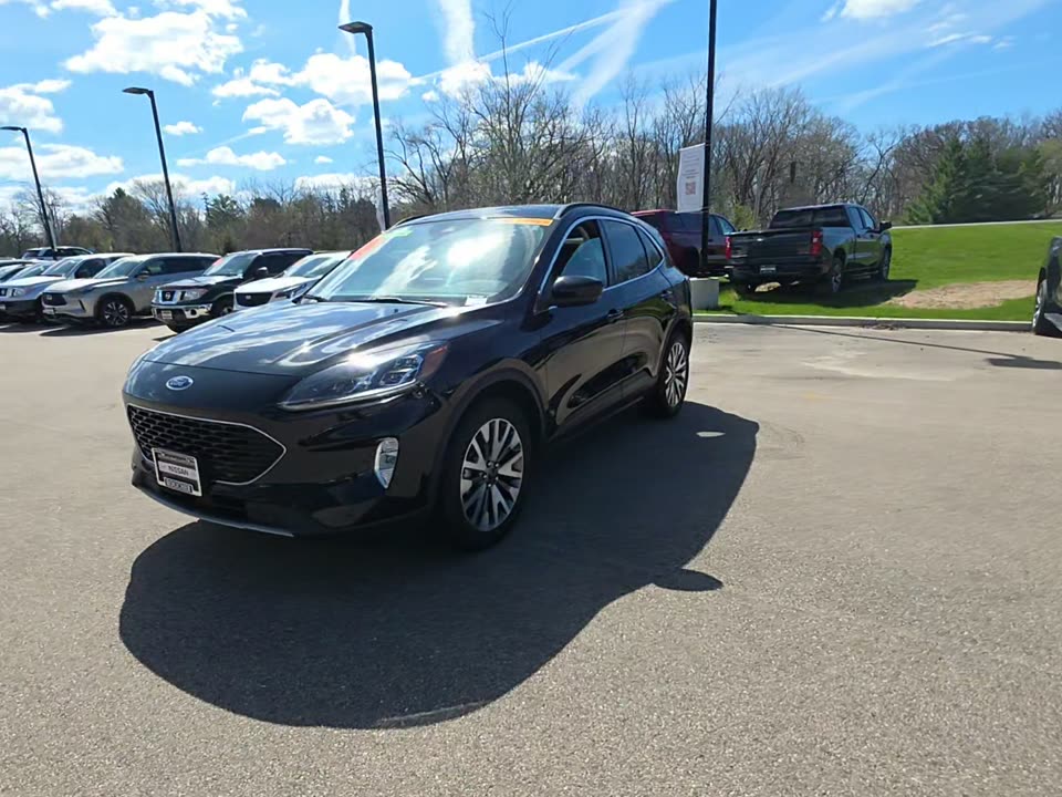 2022 Ford Escape Titanium AWD