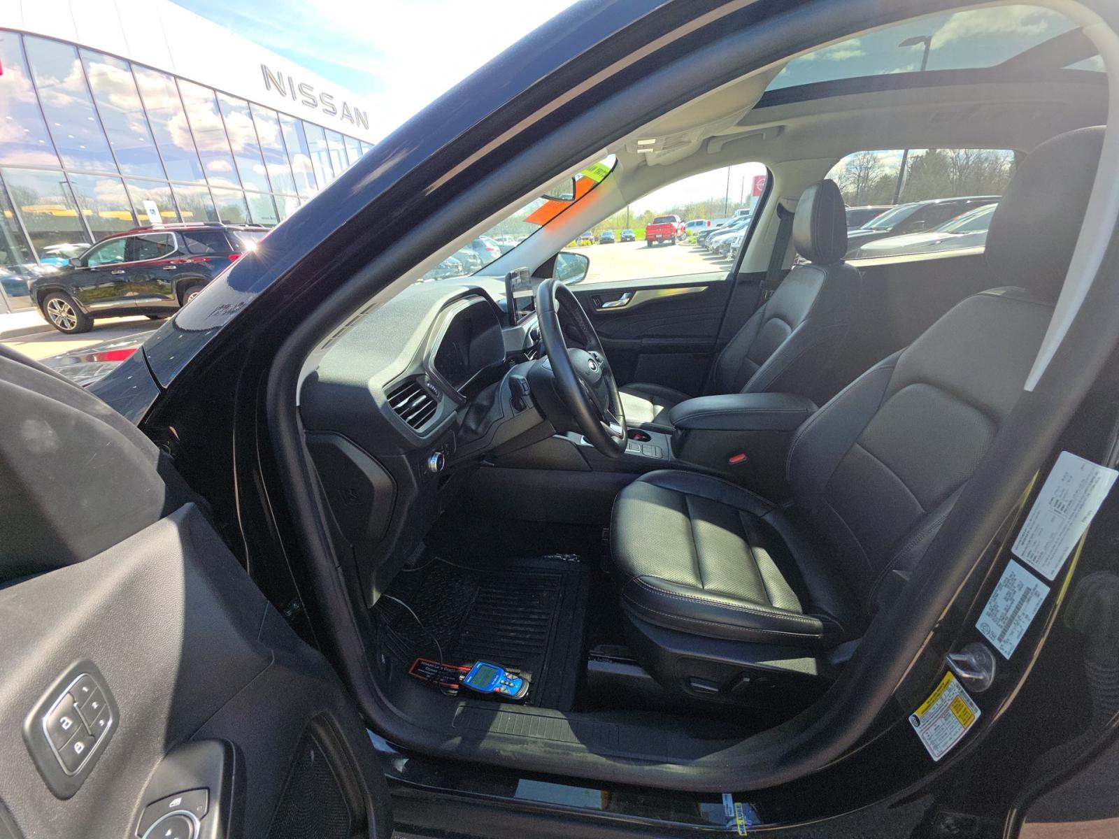FORD ESCAPE - 2
