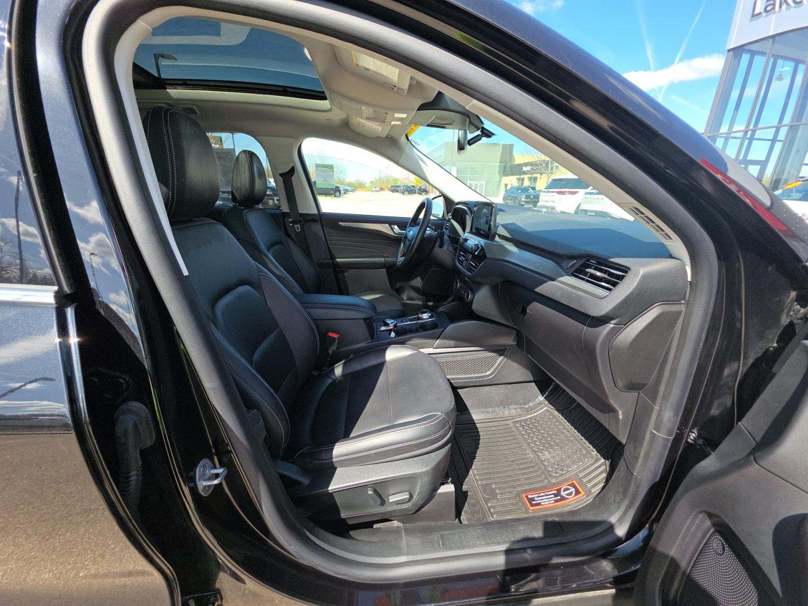 2022 Ford Escape Titanium AWD
