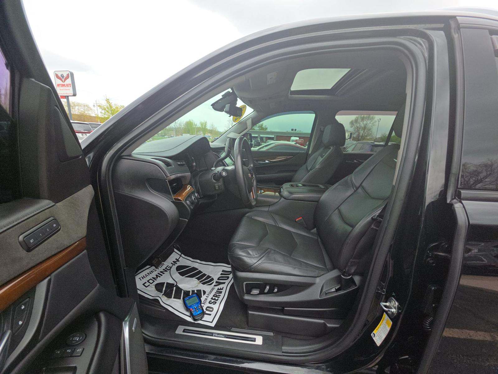 2019 Cadillac Escalade Luxury AWD