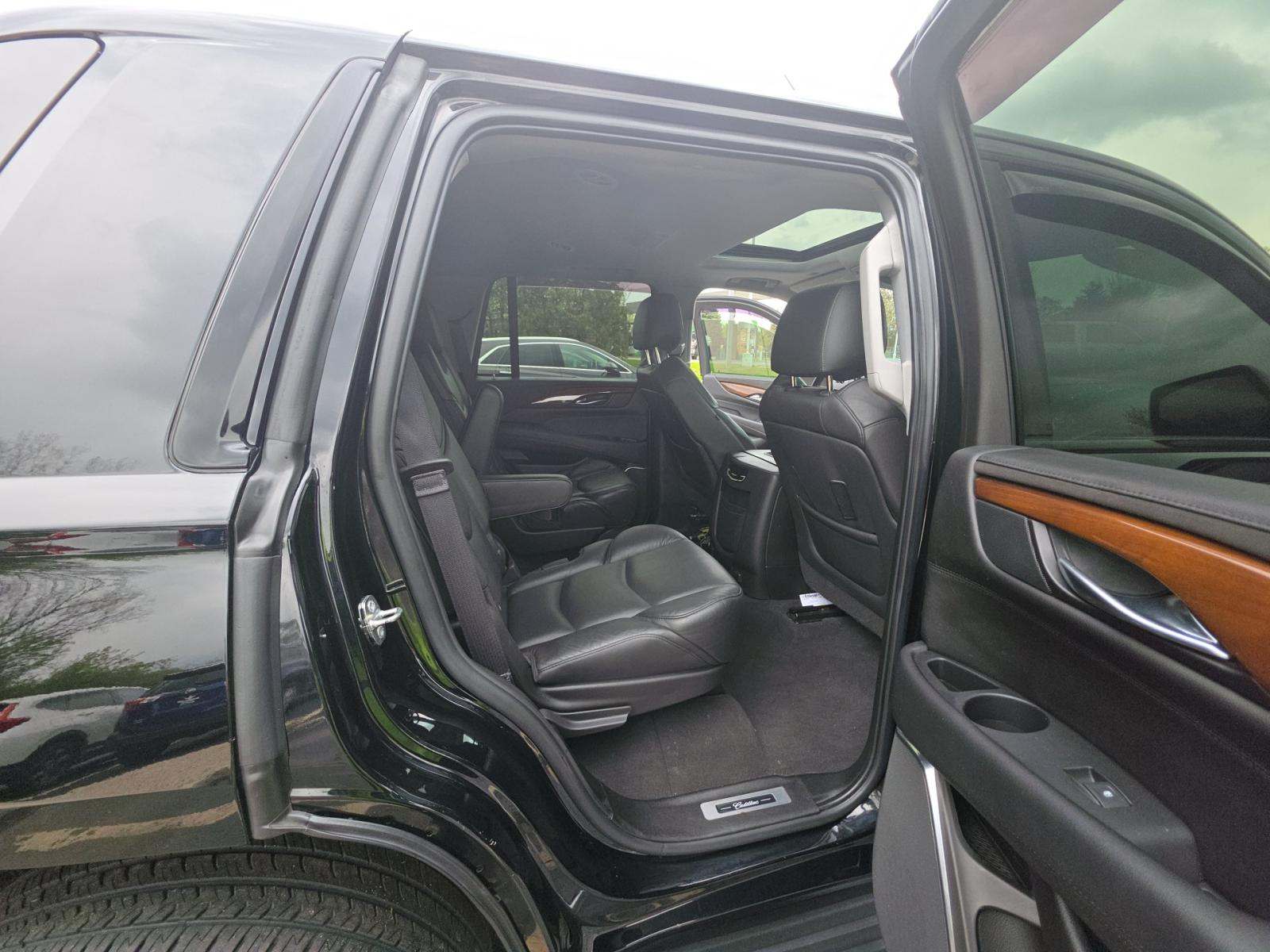 2019 Cadillac Escalade Luxury AWD