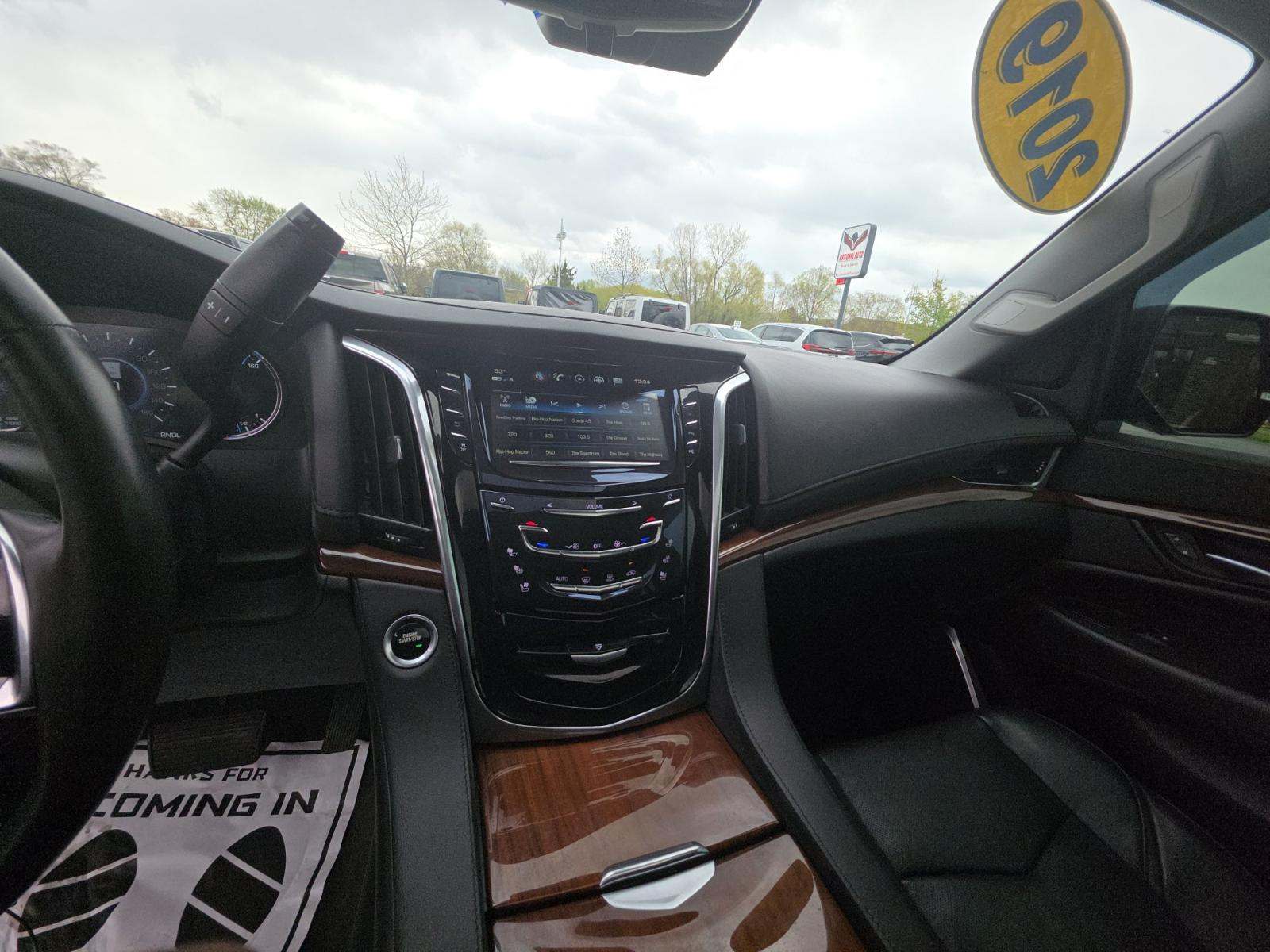 2019 Cadillac Escalade Luxury AWD
