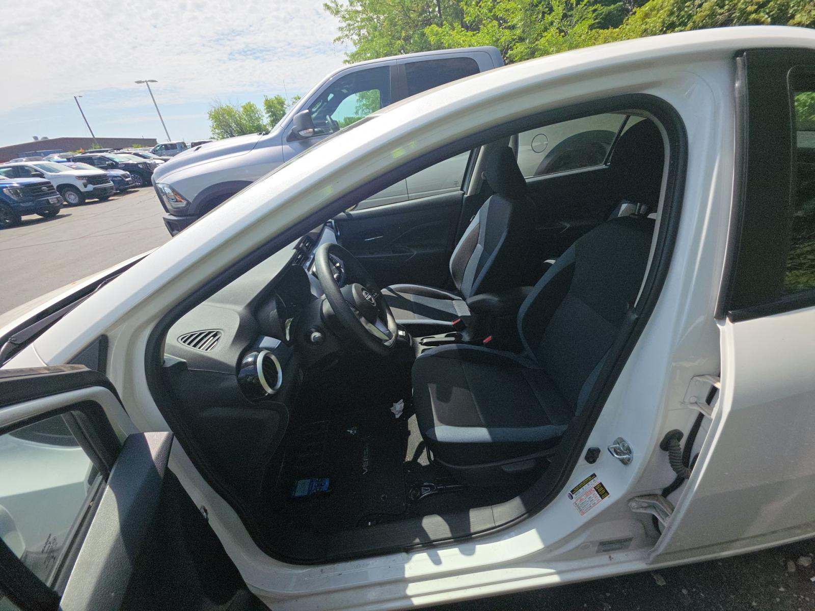 NISSAN VERSA - 6