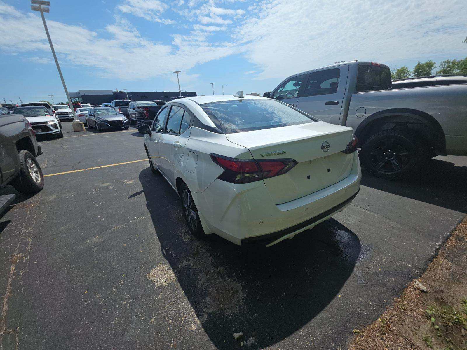 NISSAN VERSA - 2