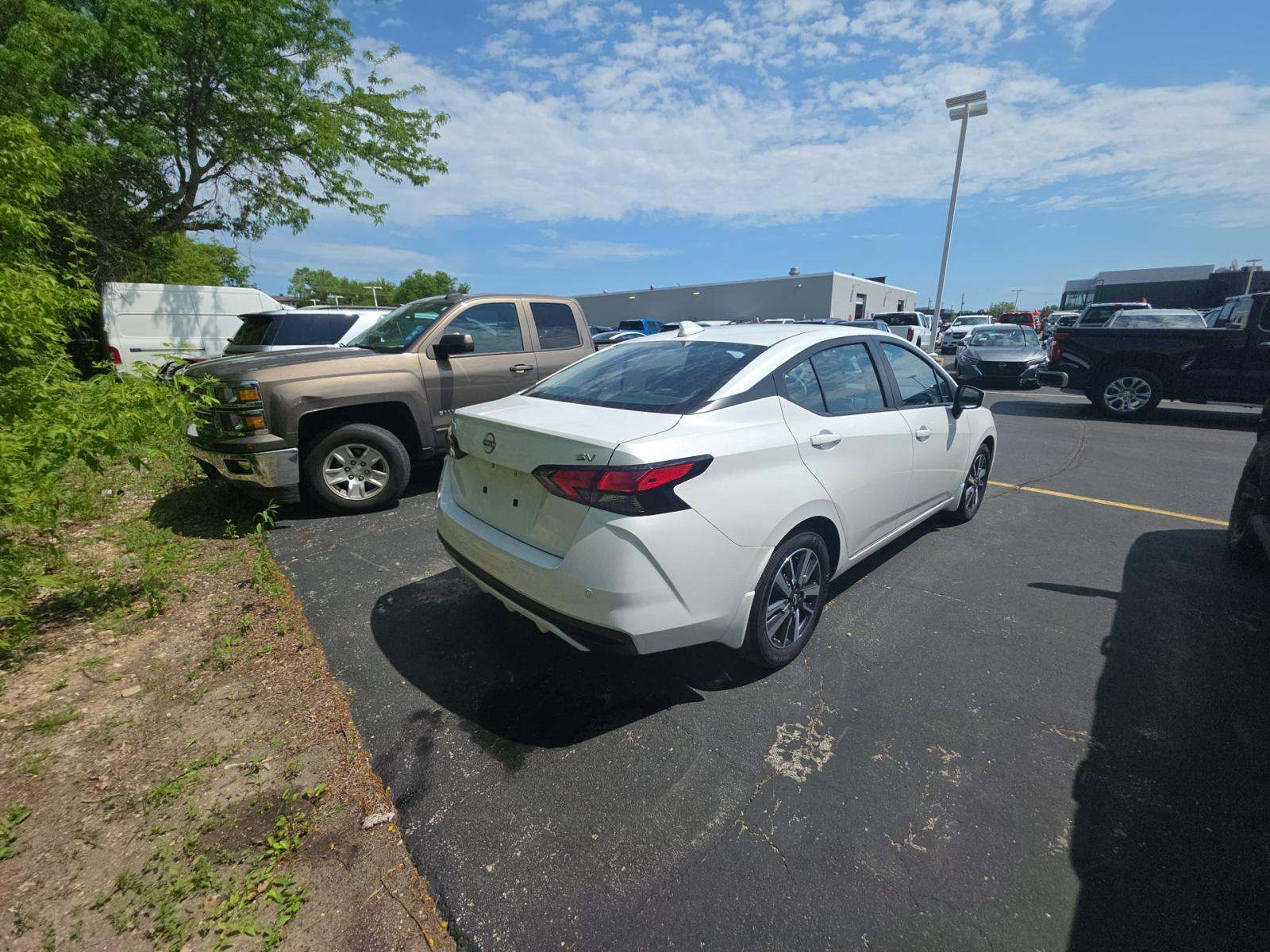NISSAN VERSA - 3