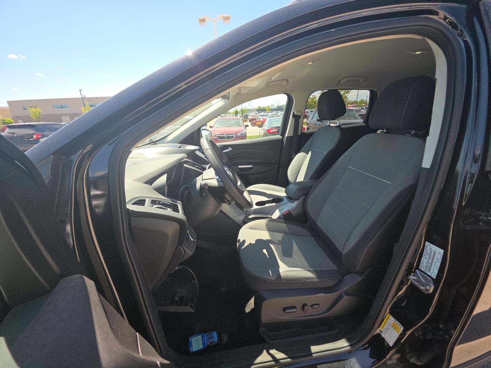 FORD ESCAPE - 2