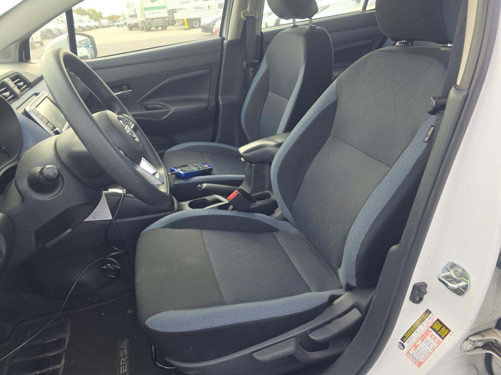 NISSAN VERSA - 6