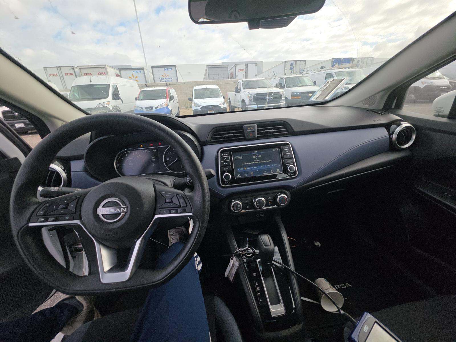 NISSAN VERSA - 10