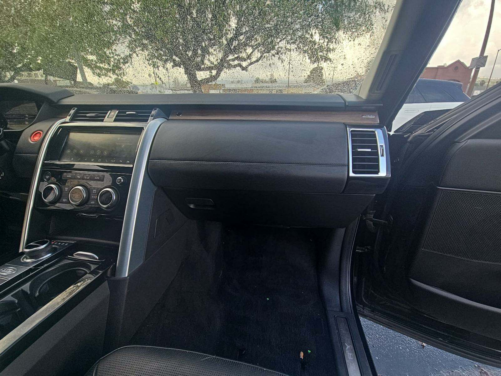 2018 Land Rover Discovery HSE Luxury AWD